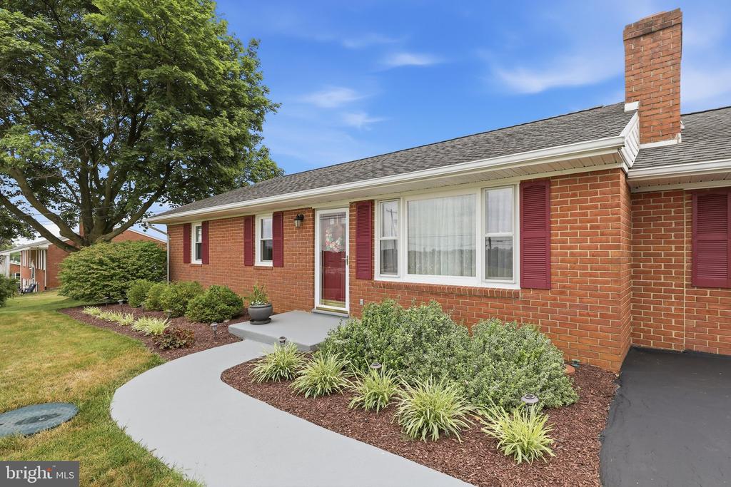 16913 FAIRVIEW ROAD