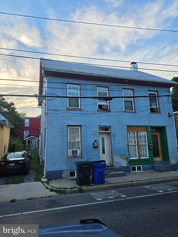 245-247 N LOCUST STREET N