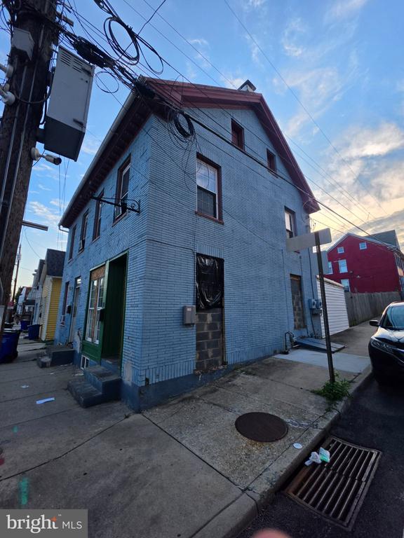 245-247 N LOCUST STREET N