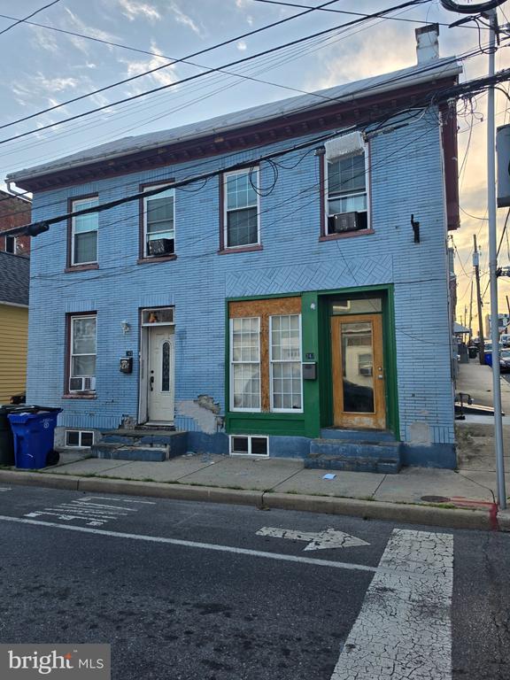 245-247 N LOCUST STREET N