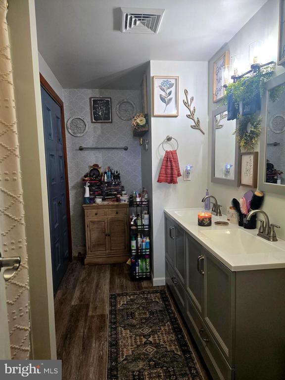 5925 GREENVILLAGE ROAD