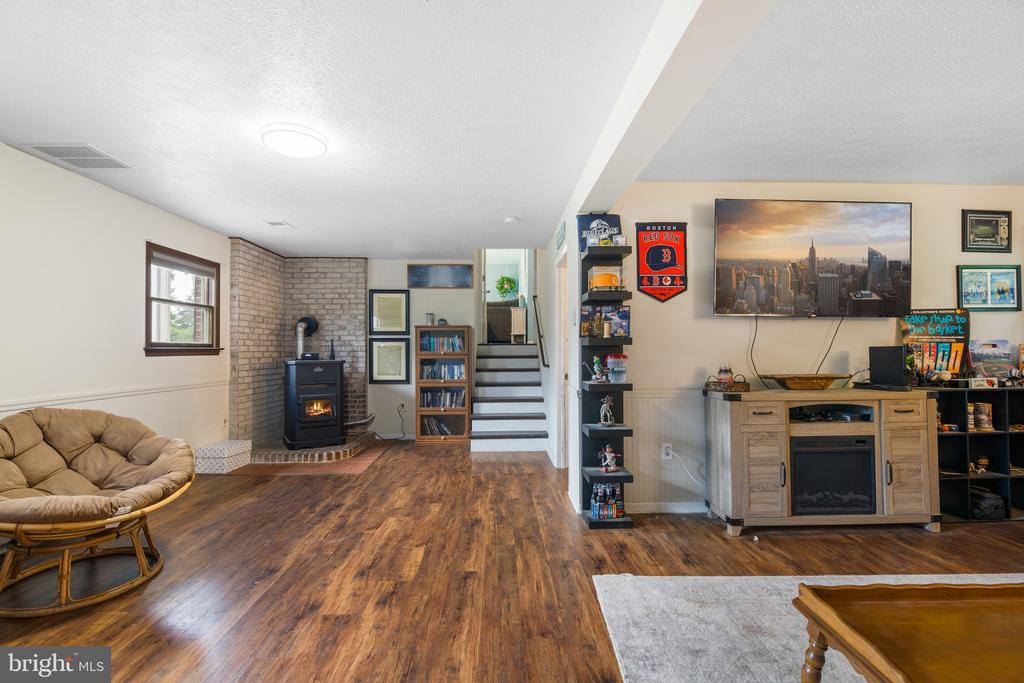 35 HEARTHSIDE DRIVE