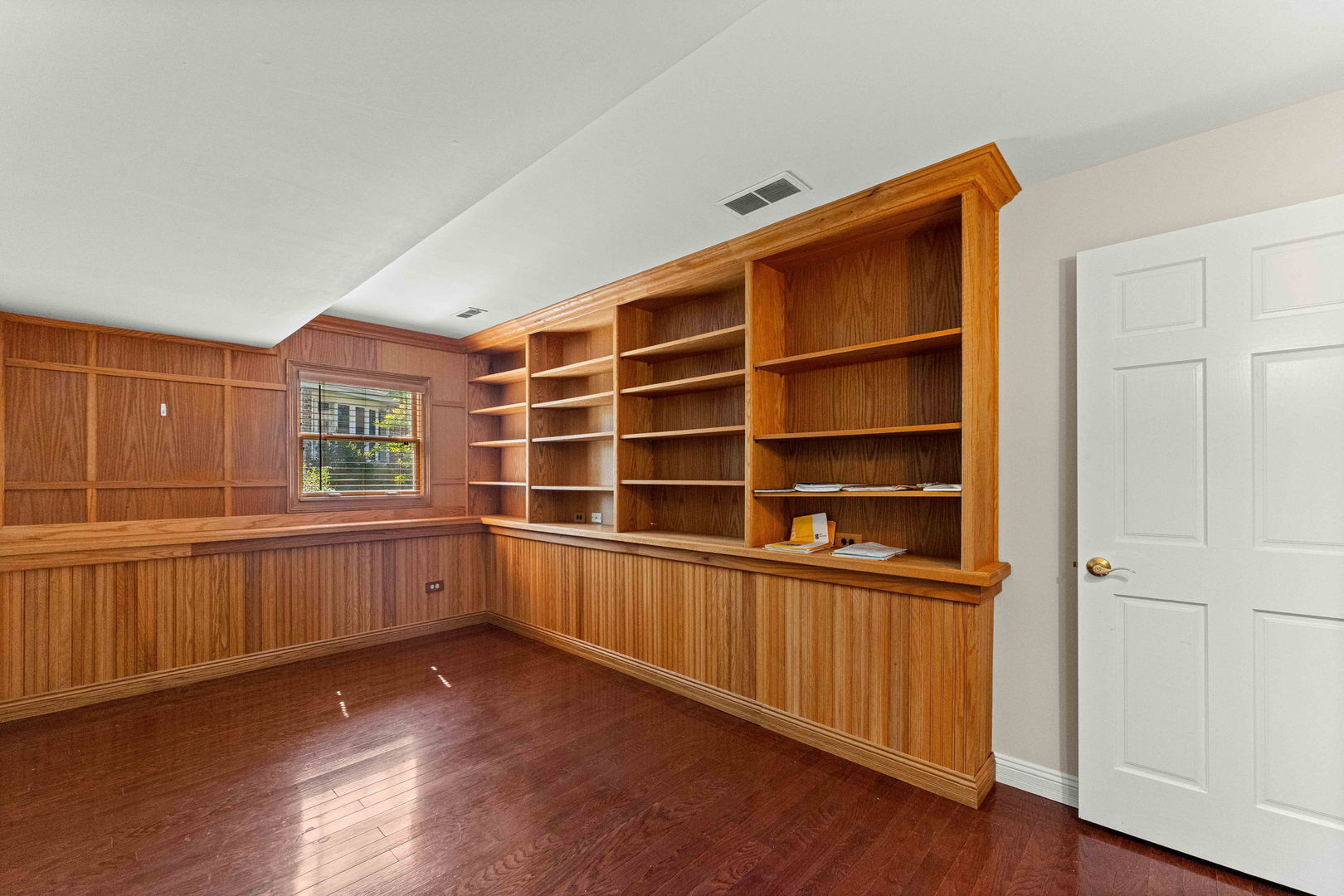 1093 Poplar Court