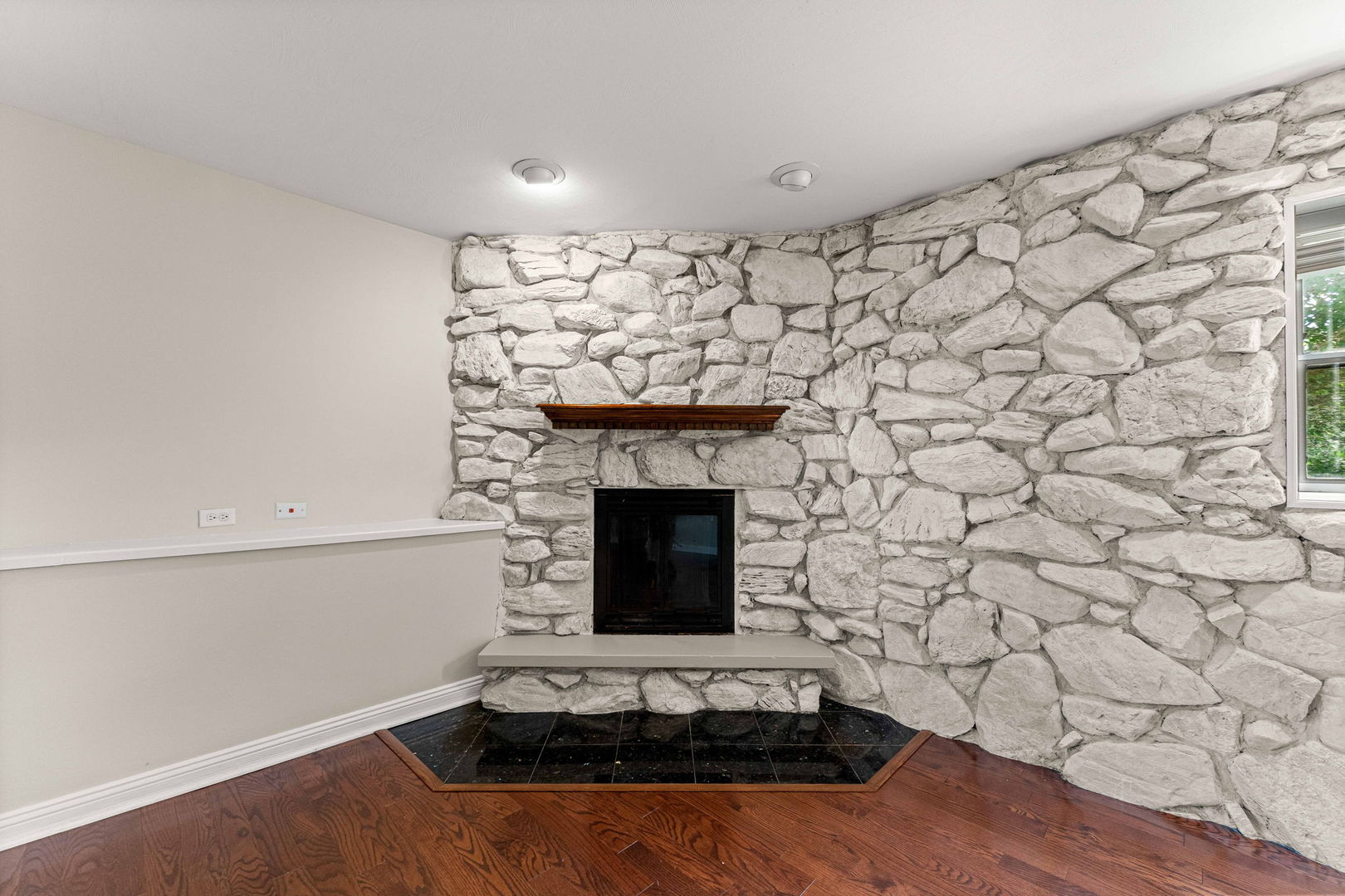 1093 Poplar Court