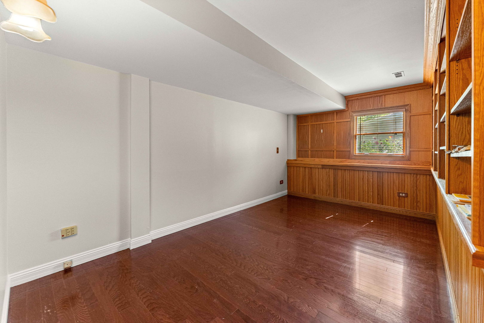 1093 Poplar Court