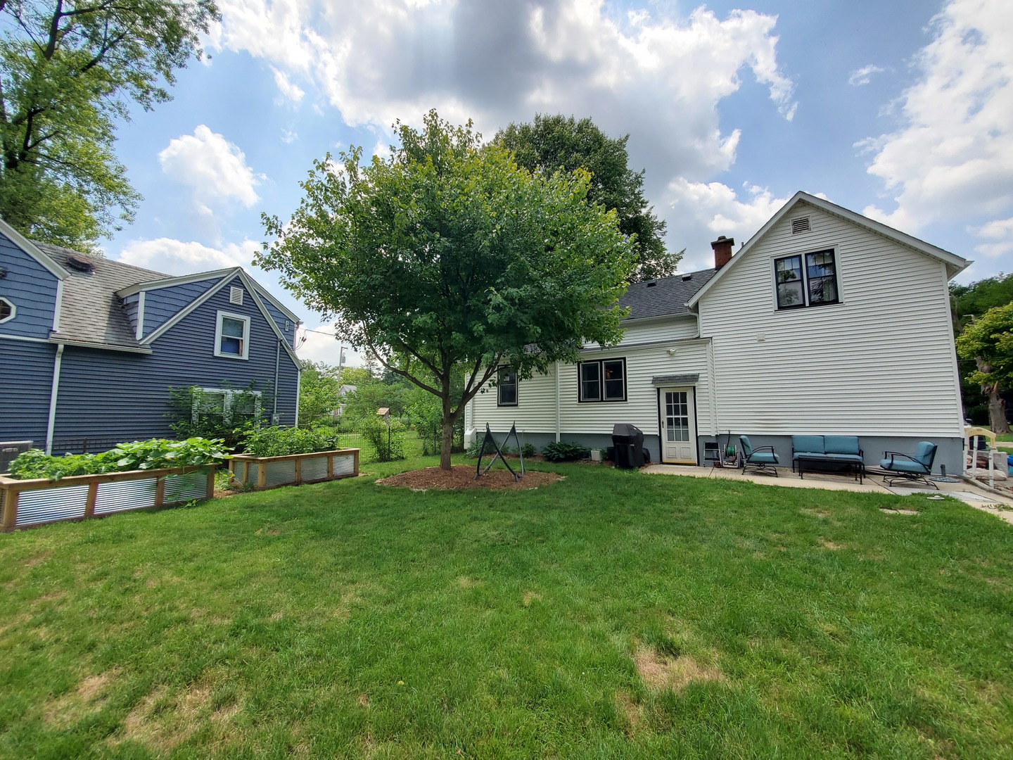 1039 Walnut Street
