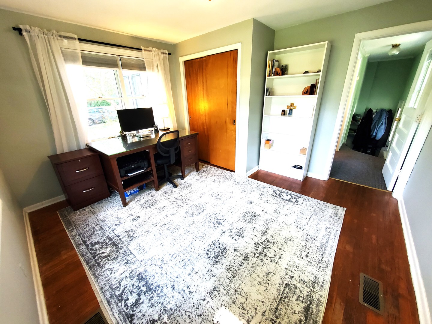 1039 Walnut Street