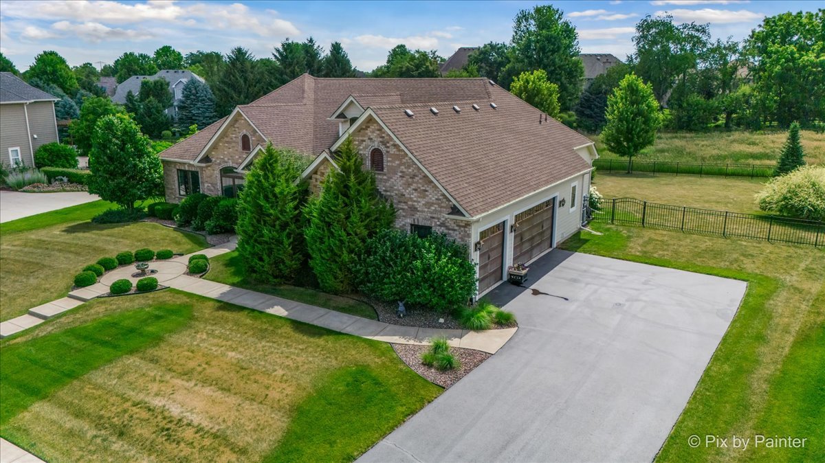 1075 Redbud Lane