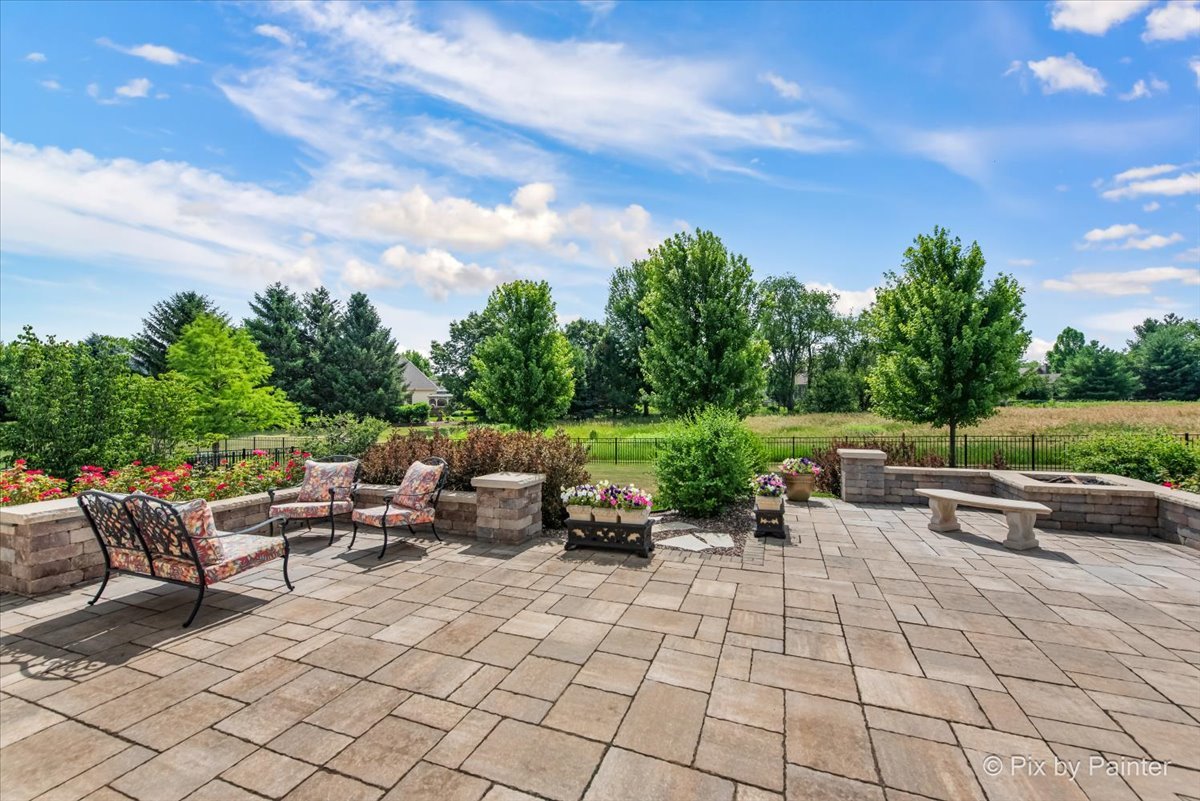 1075 Redbud Lane