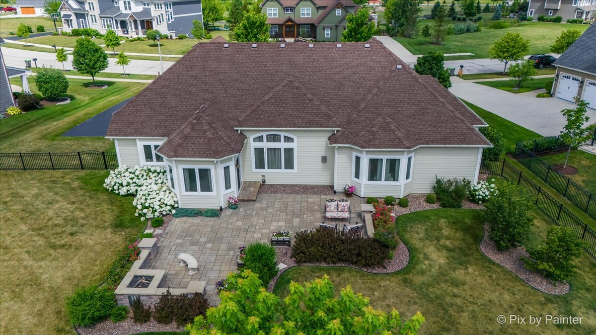 1075 Redbud Lane