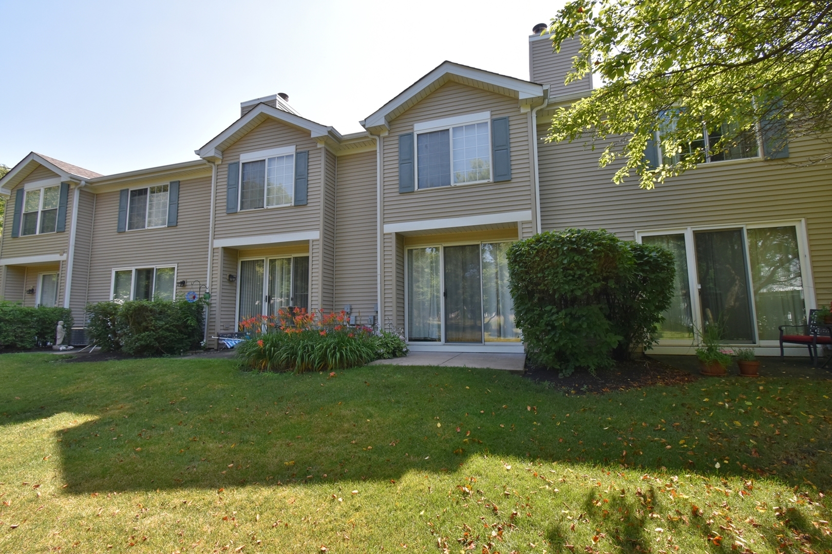 1815 Moore Court