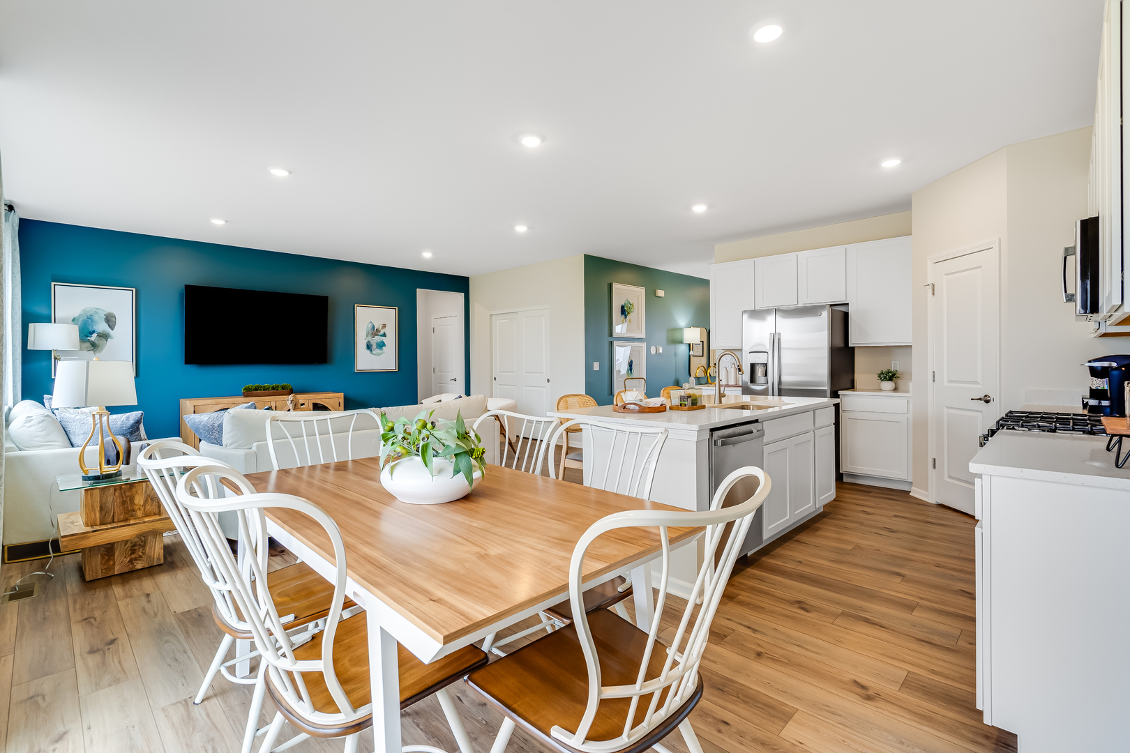 827 W. Hampshire Drive