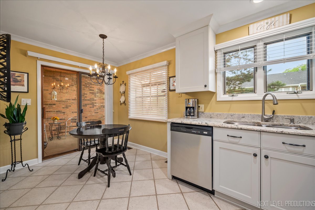 977 West Court Unit: A