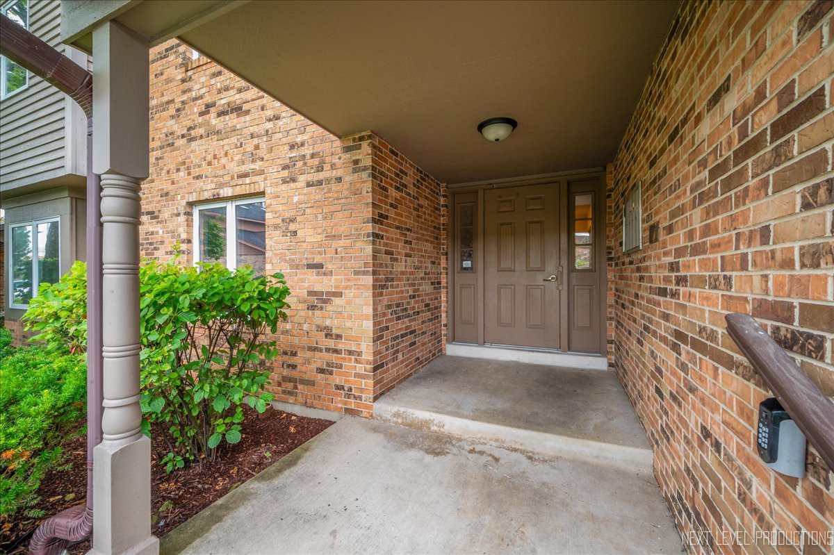 977 West Court Unit: A