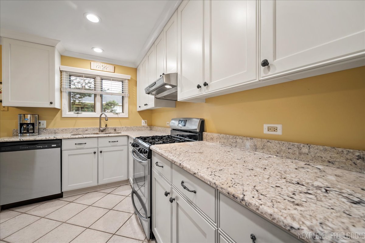 977 West Court Unit: A