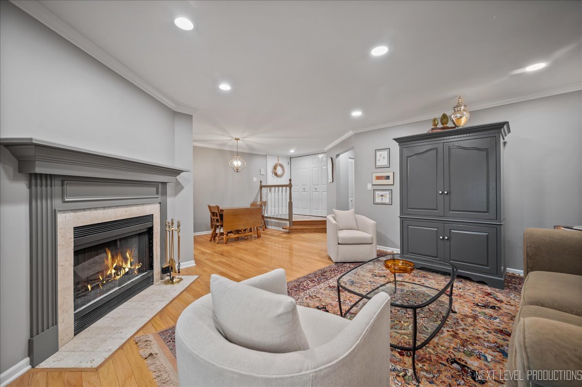 977 West Court Unit: A