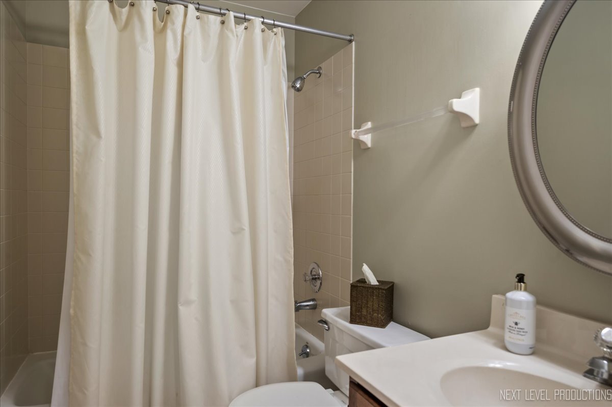 977 West Court Unit: A