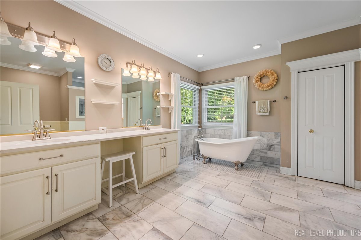 15N022 Brier Hill Road
