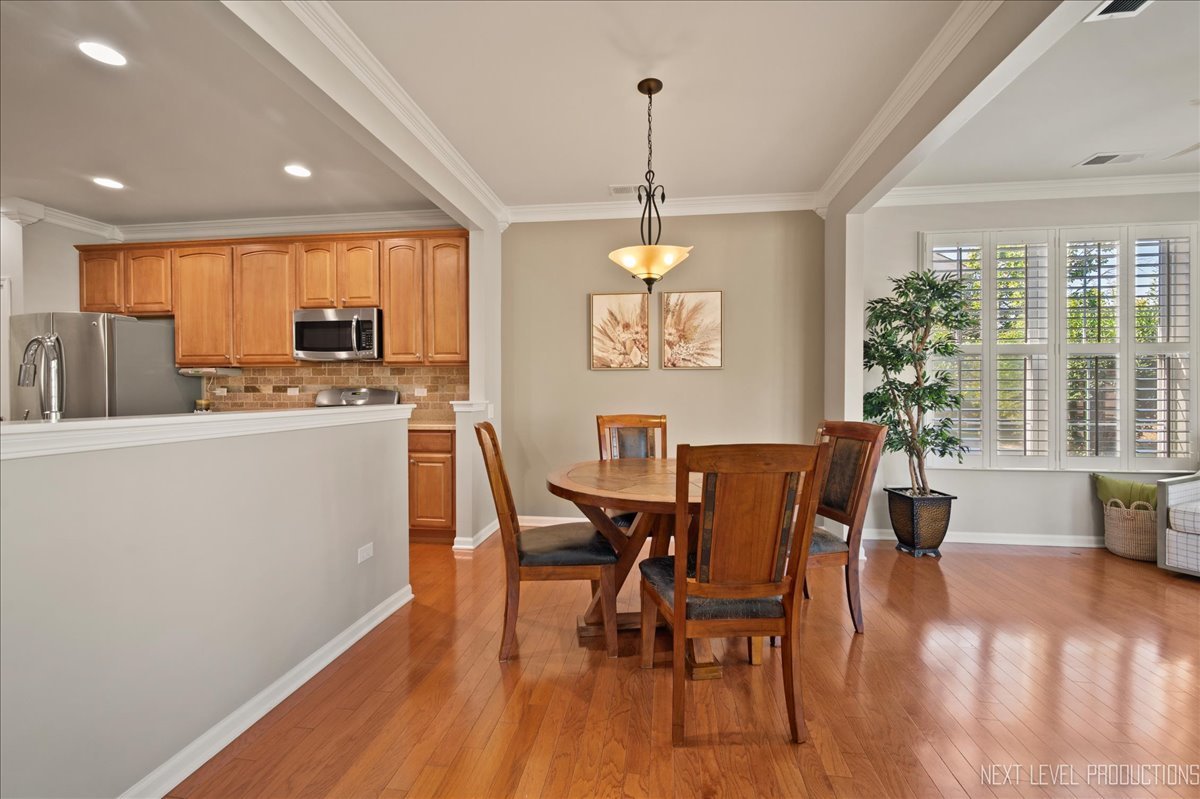 2802 Edgewater Drive
