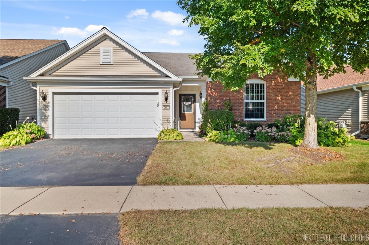 2802 Edgewater Drive
