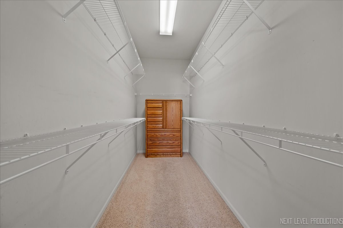 2802 Edgewater Drive