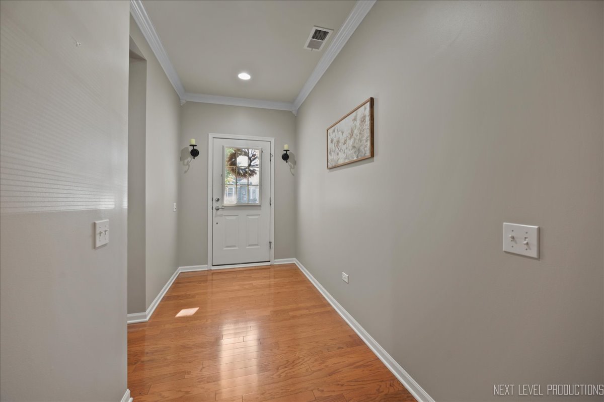 2802 Edgewater Drive