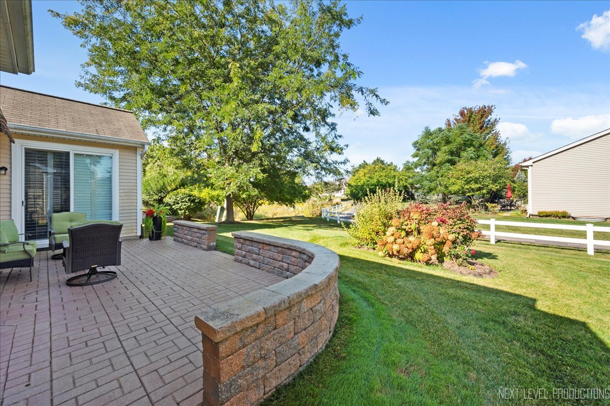 2802 Edgewater Drive