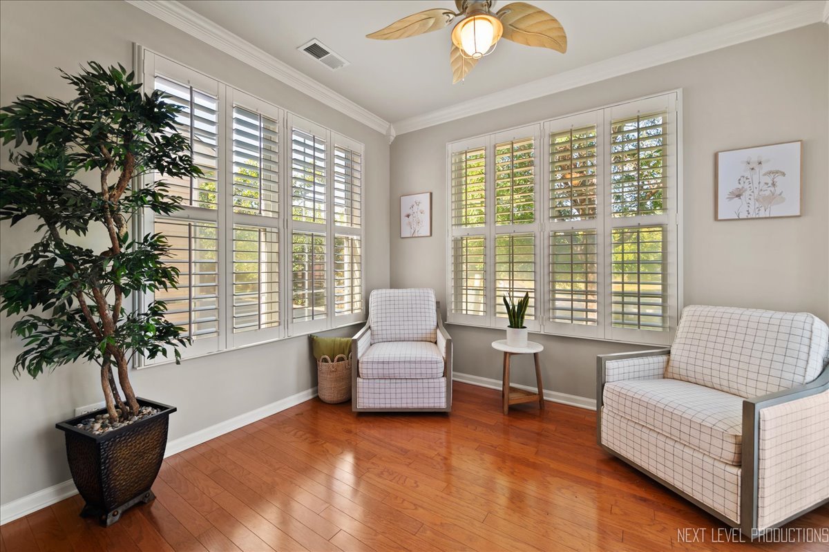 2802 Edgewater Drive