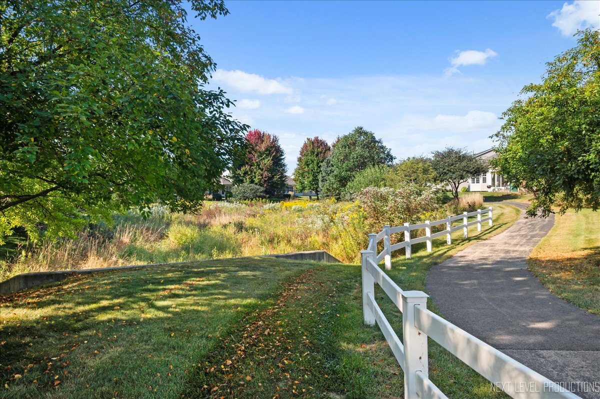 2802 Edgewater Drive