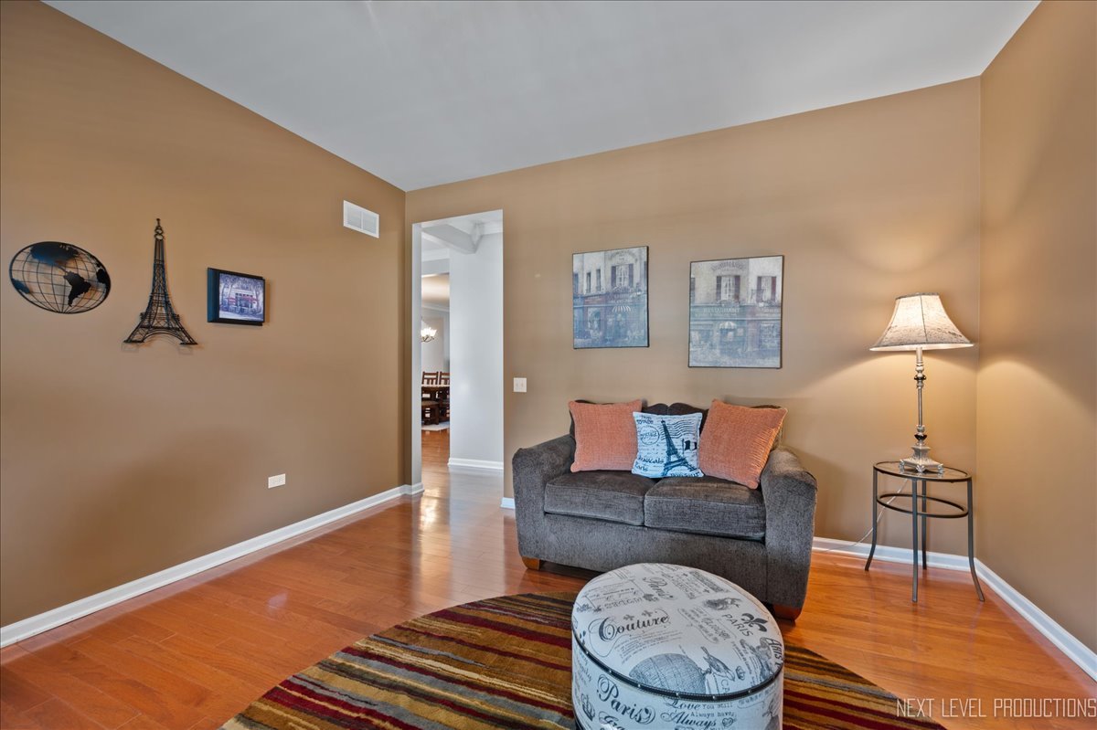 2802 Edgewater Drive