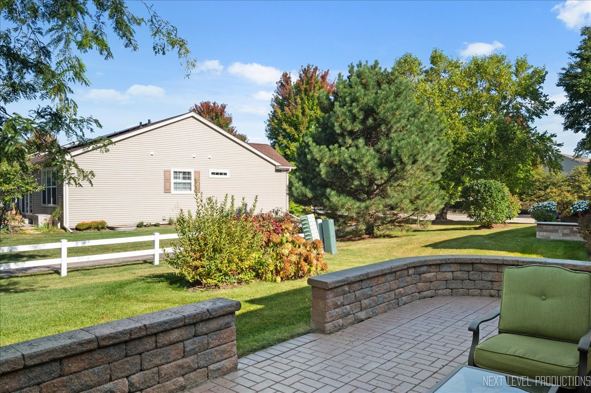 2802 Edgewater Drive