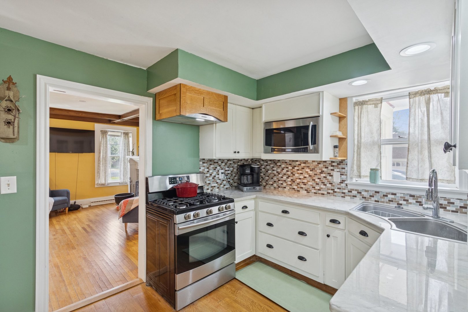 315 W Hurlbut Avenue