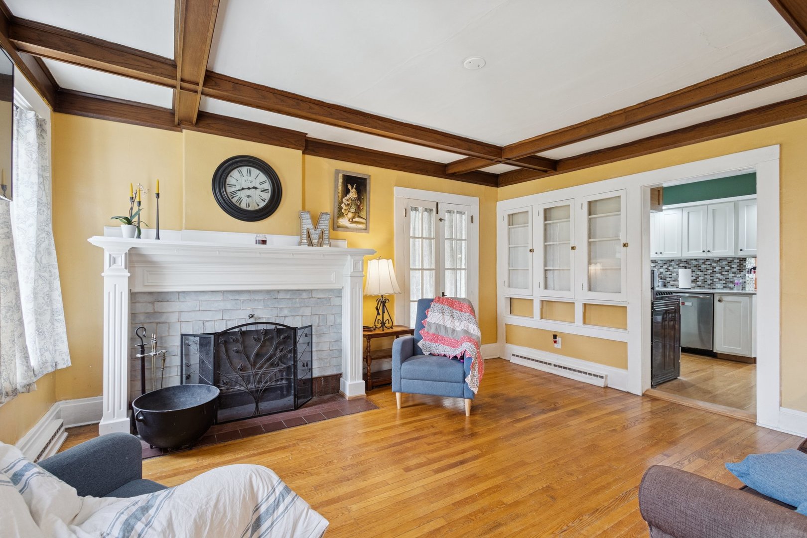 315 W Hurlbut Avenue