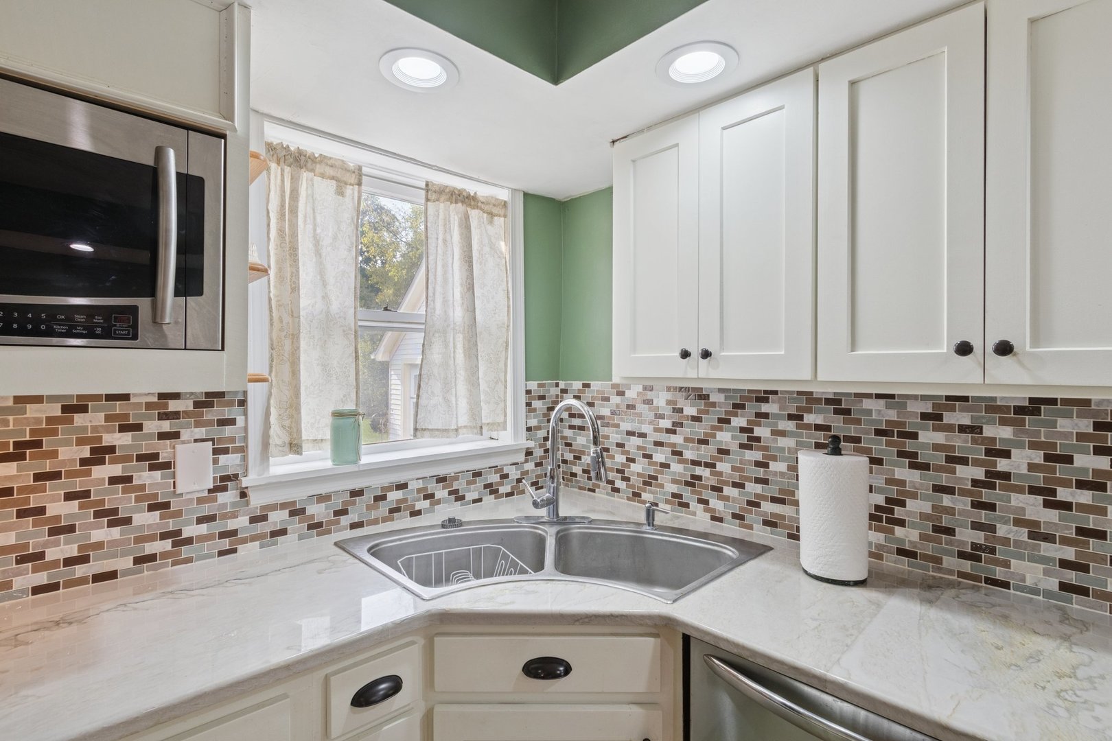 315 W Hurlbut Avenue