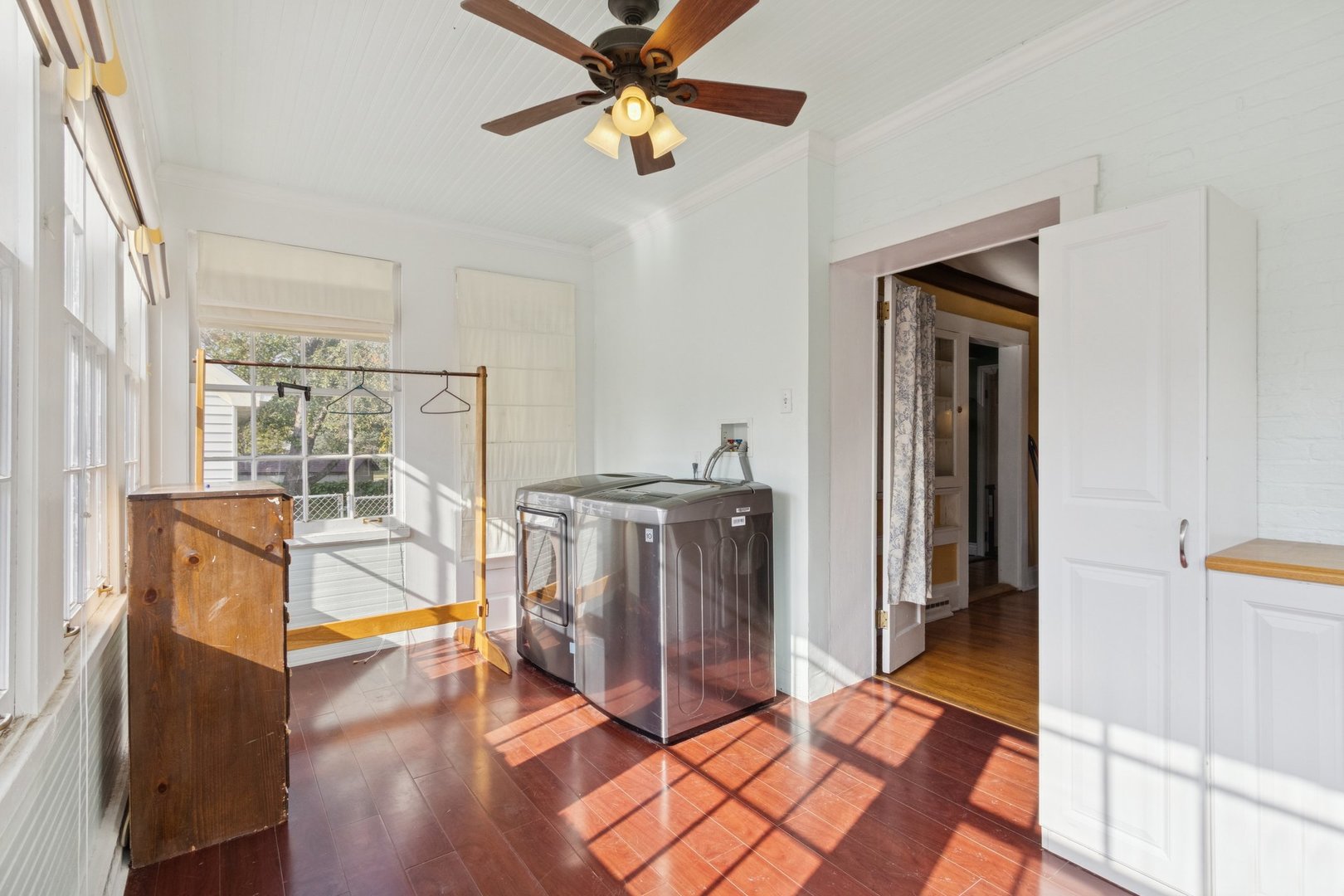 315 W Hurlbut Avenue