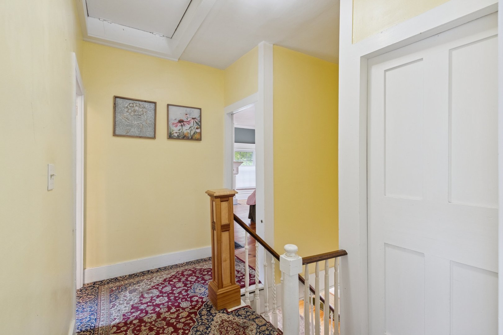 315 W Hurlbut Avenue