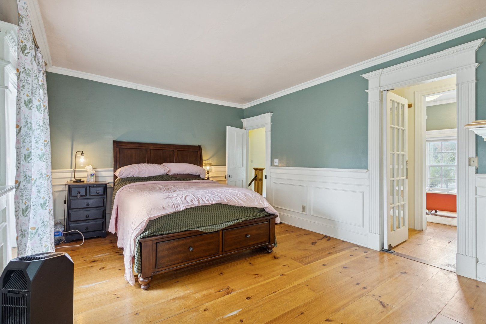 315 W Hurlbut Avenue