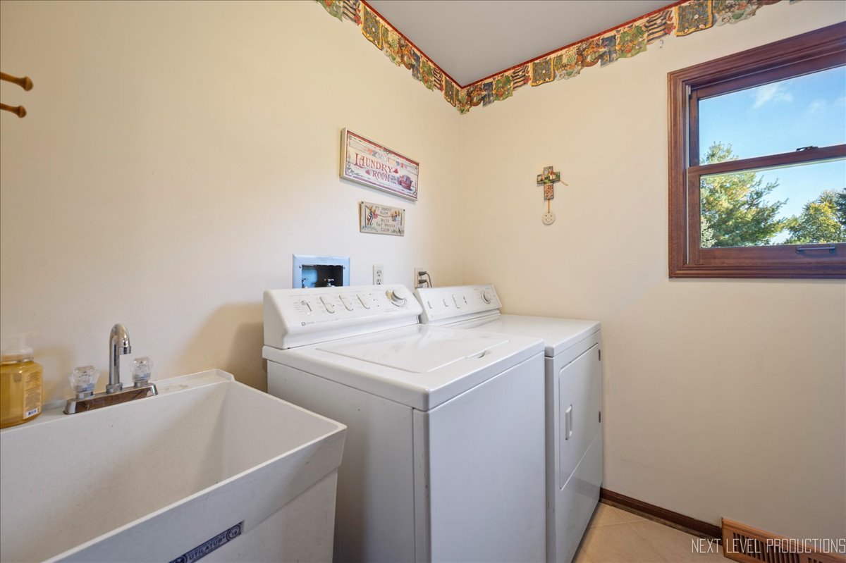 39W955 Deer Run Drive