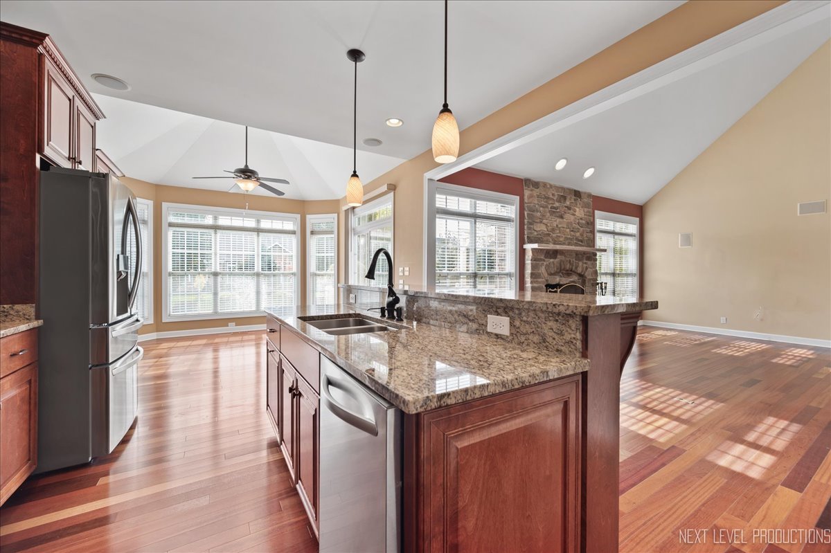 38W533 BERQUIST Drive