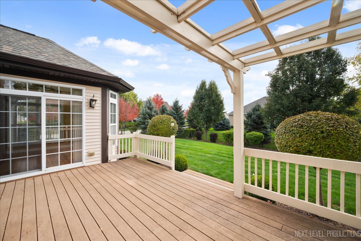 38W533 BERQUIST Drive