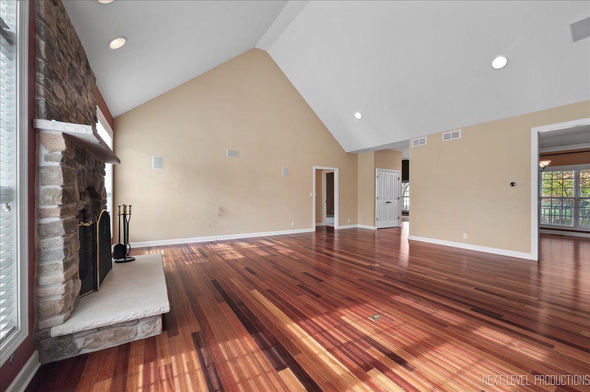 38W533 BERQUIST Drive