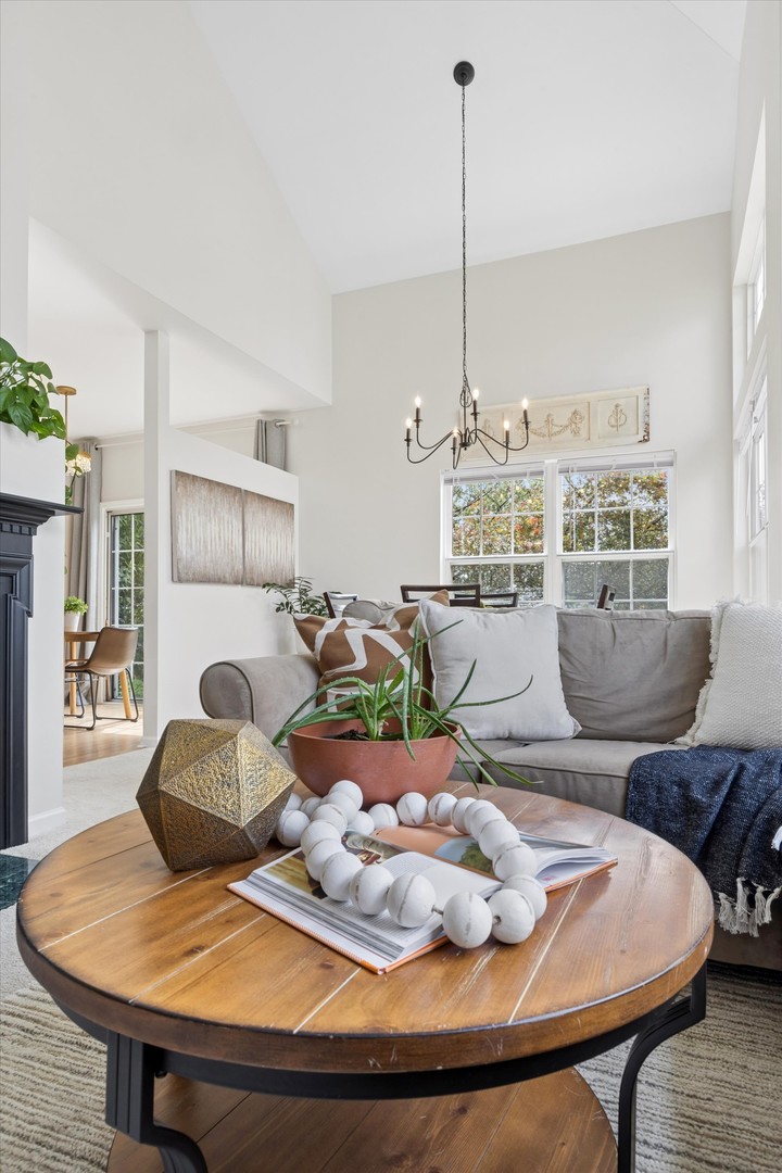 121 S Barton Trail