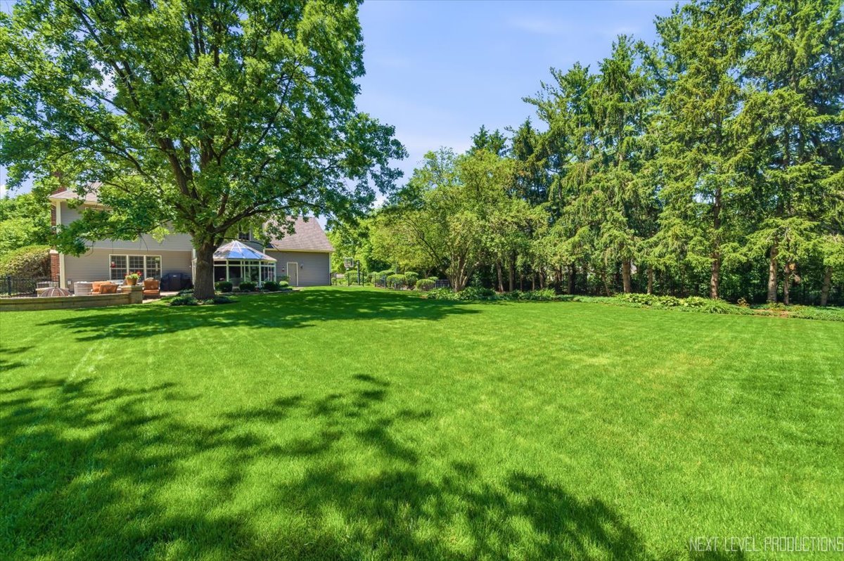 990 Pinecrest Drive