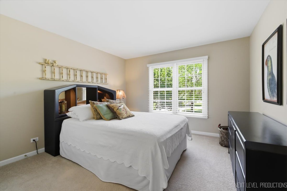990 Pinecrest Drive