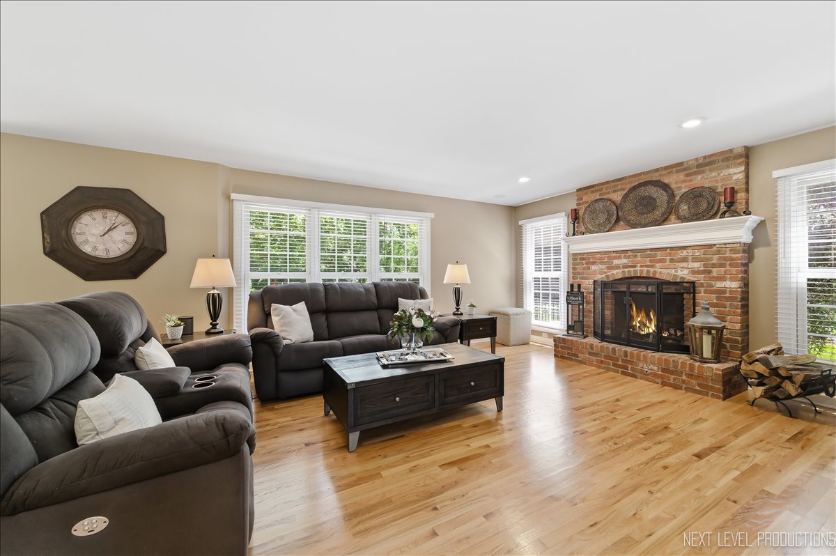 990 Pinecrest Drive