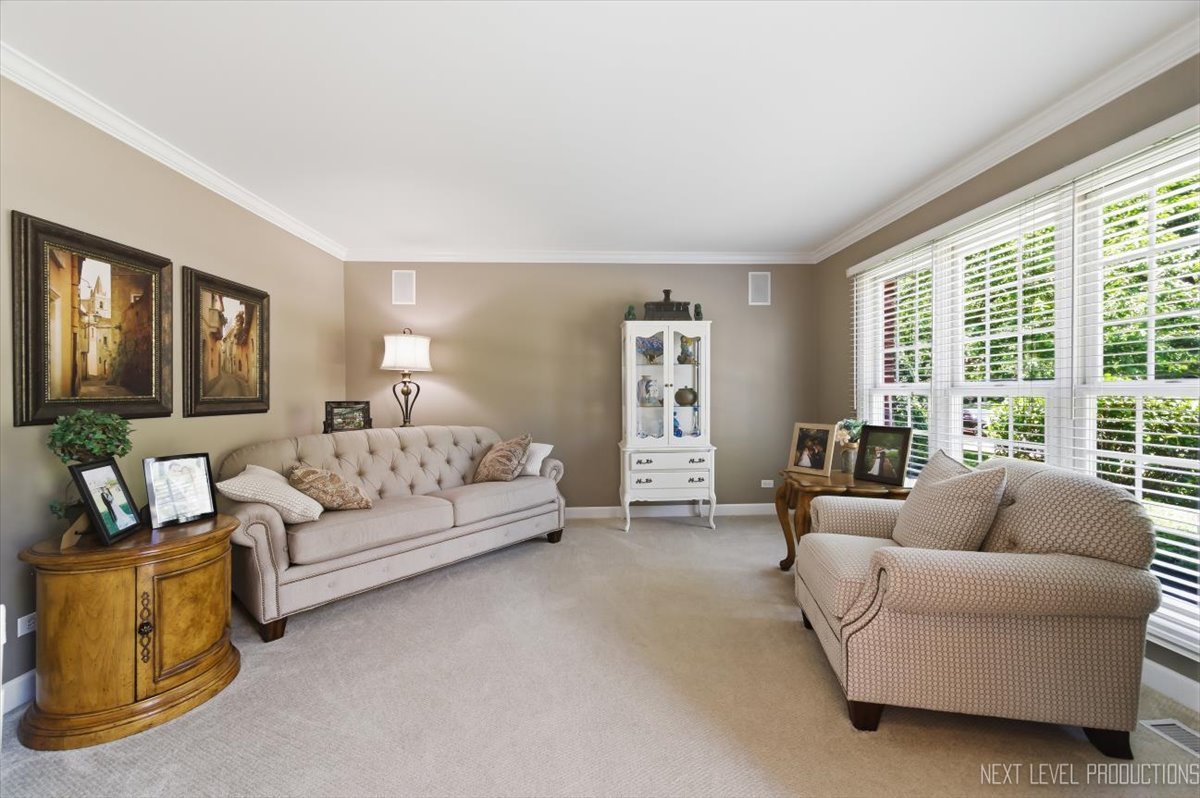 990 Pinecrest Drive