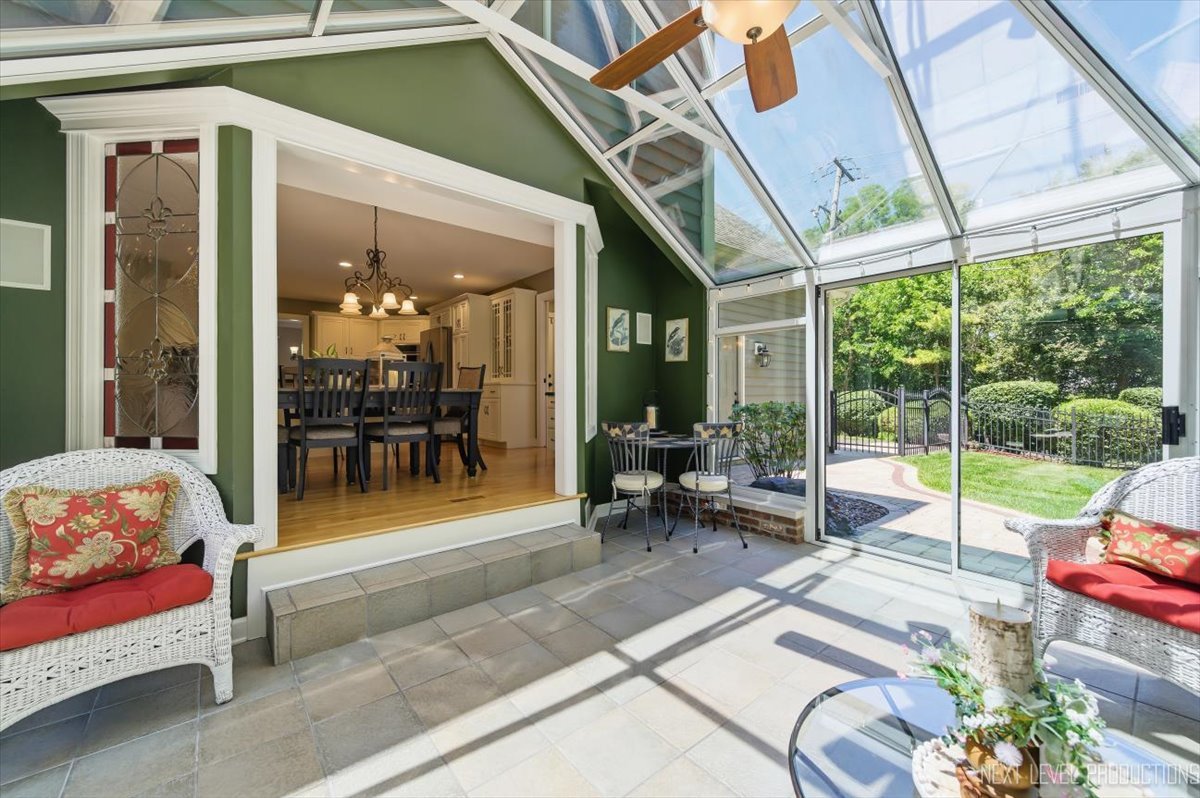 990 Pinecrest Drive