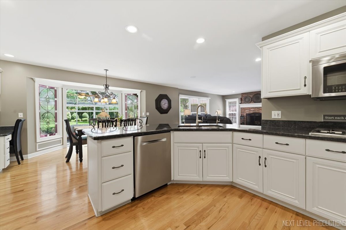 990 Pinecrest Drive