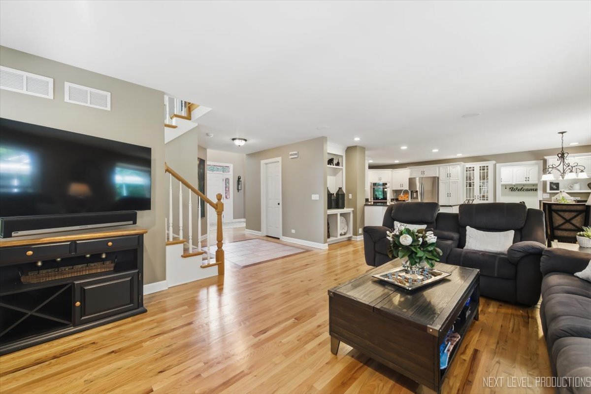 990 Pinecrest Drive