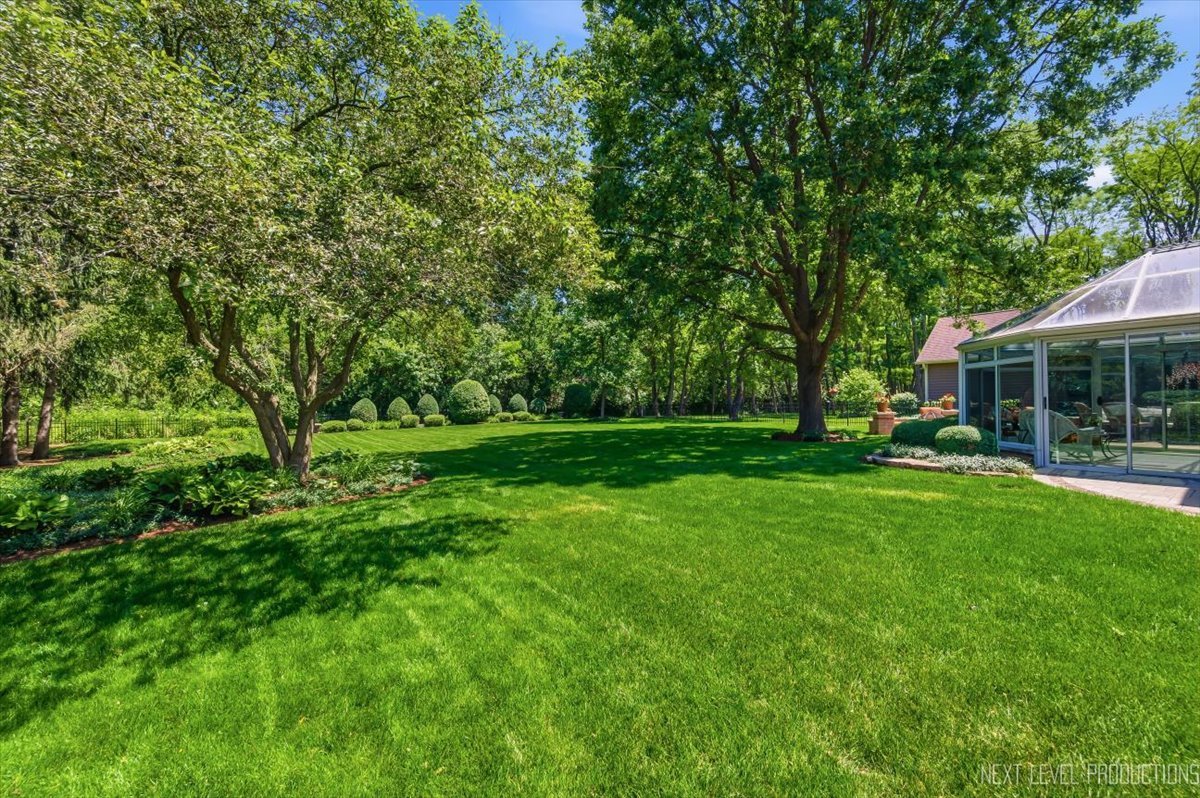 990 Pinecrest Drive